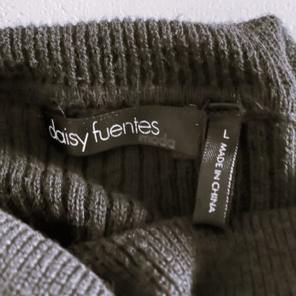 Daisy Fuentes Black Knit Turtleneck with Flowing Bottom - Picture 3 of 5